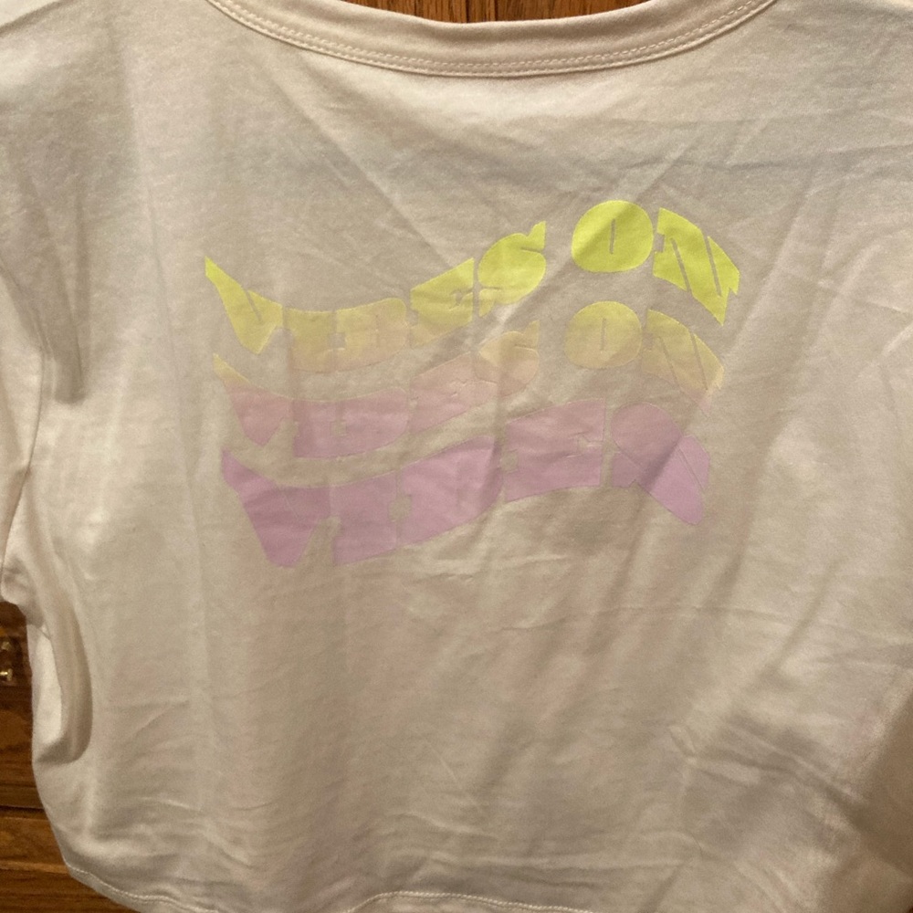 NWT Fabletics Crop Tee - Picture 3 of 3
